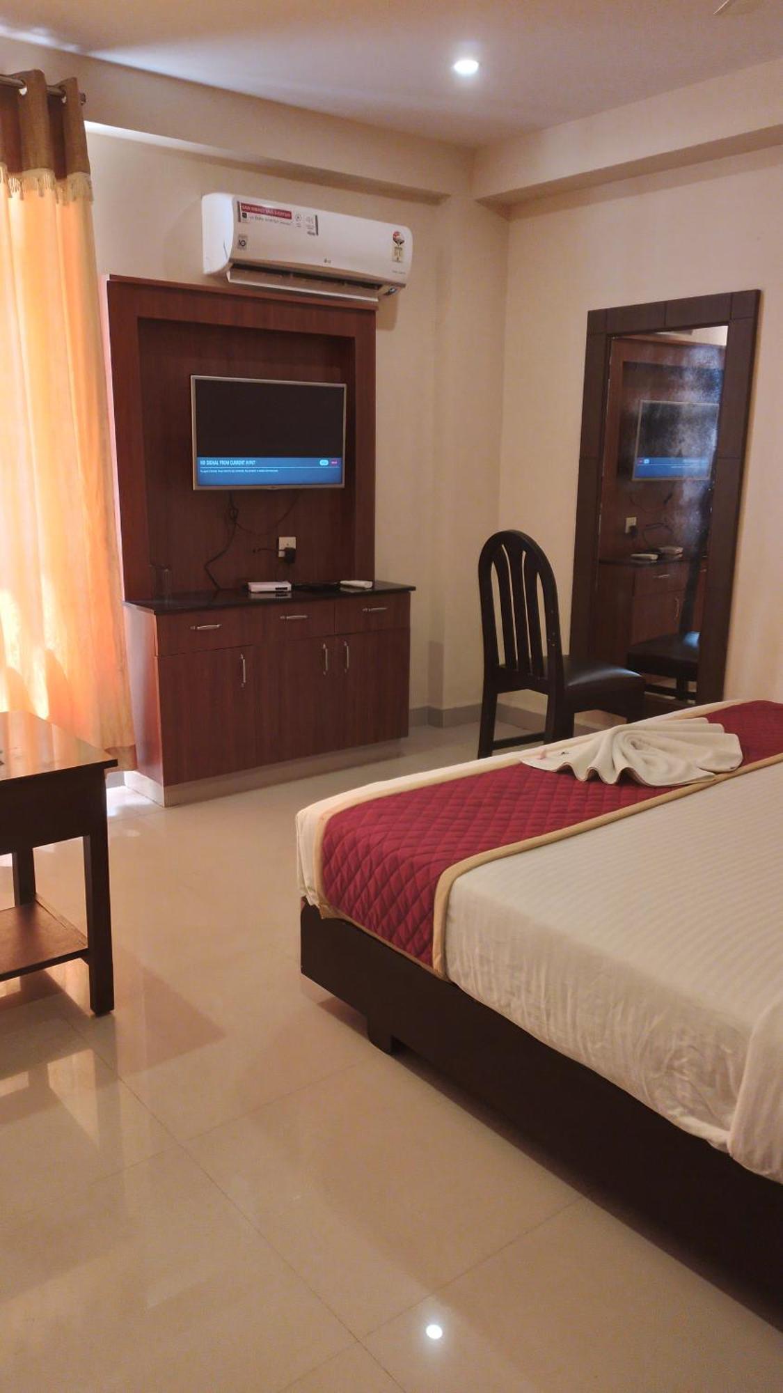 Hotel Pioneer Paradise Nāgercoil Extérieur photo